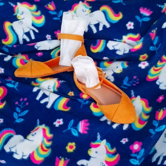 Old Navy NWOT Toddler's Ankle Wrap Mustard Color Sandals - Picture 1 of 6